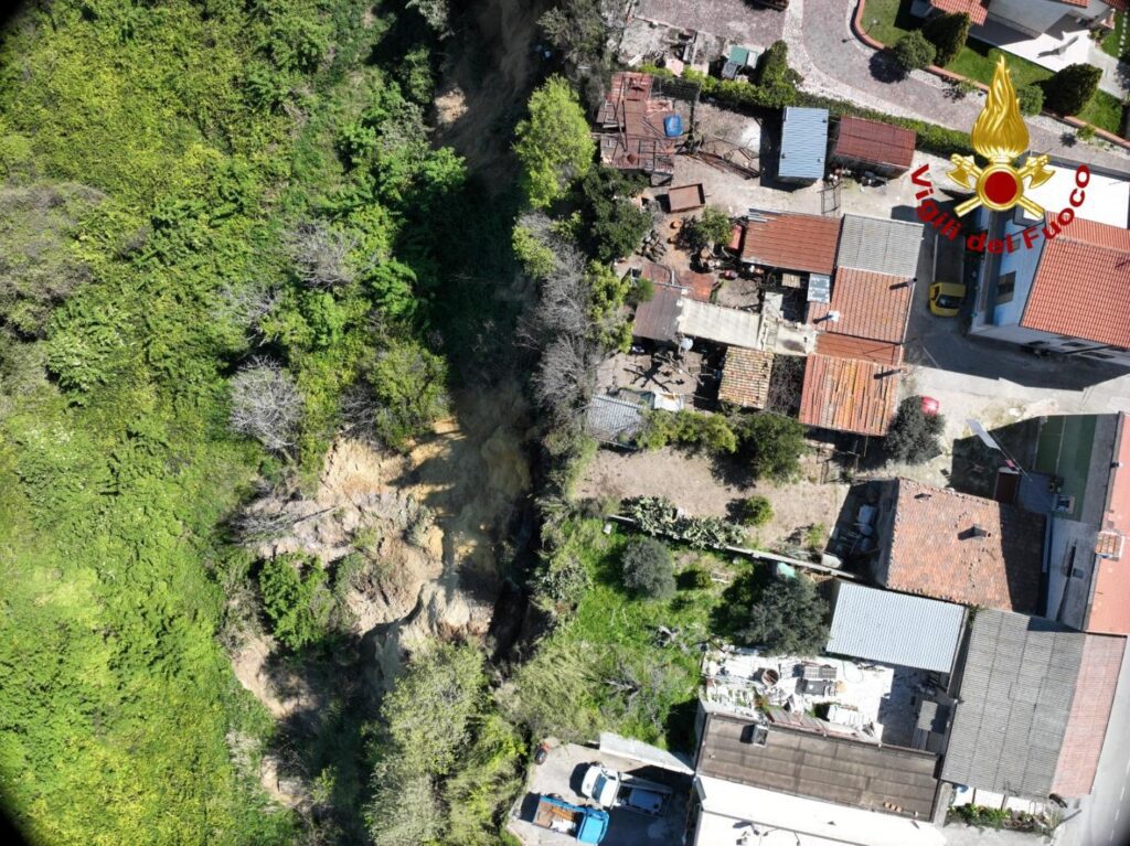 La frana di Petacciato (Cb), aprile 2026. Foto: Vigili del fuoco