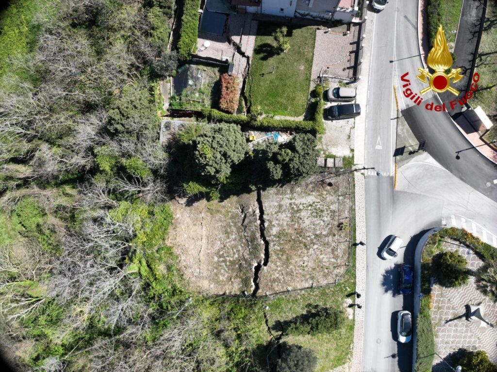 La frana di Petacciato (Cb), aprile 2026. Foto: Vigili del fuoco