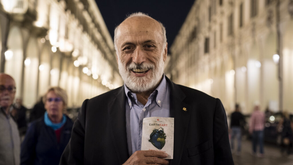 Carlo Petrini durante il Salone del gusto, Torino, 2016.