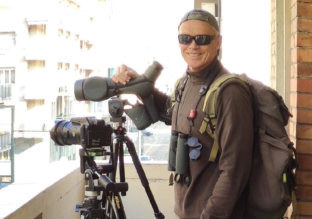 Paolo Tordella fa birdwatching dalla sua abitazione a Torino