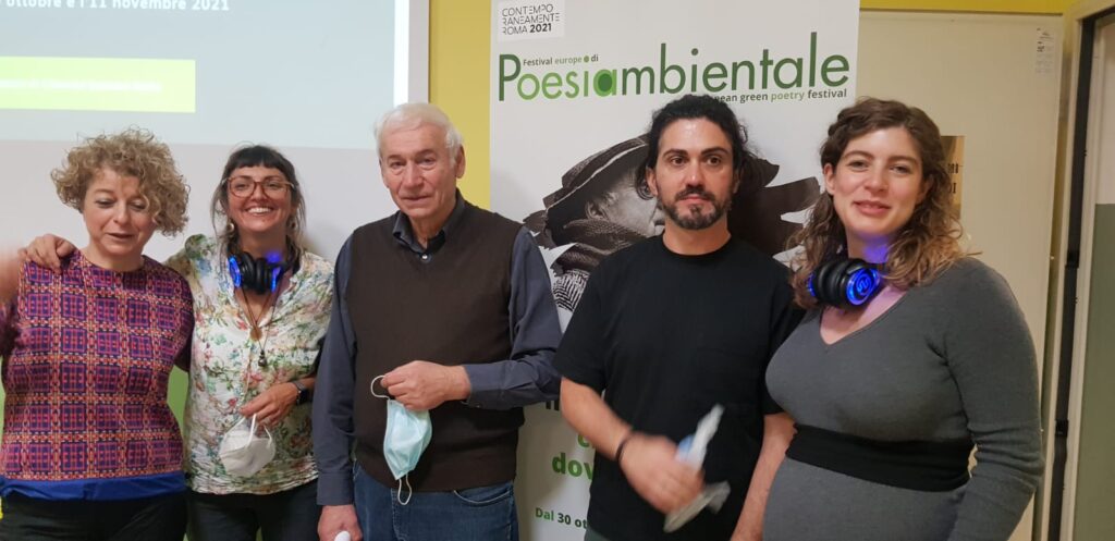 I musicisti del progetto Tobees insieme a Luciano Cecchinel nel liceo Francesco D'Assisi di Roma