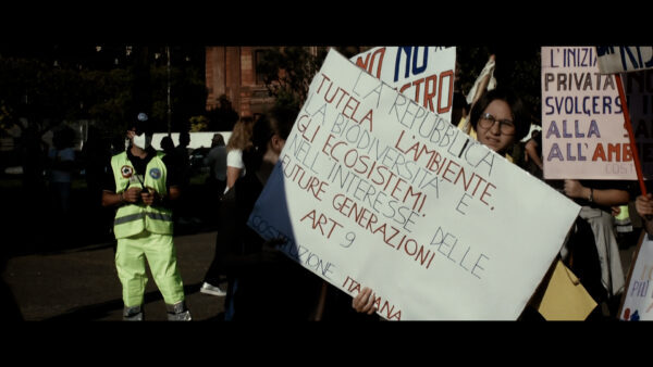 Una manifestazione contro l'Ilva di Taranto